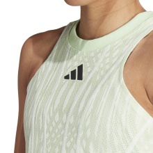 adidas Tenniskleid Airchill Pro Melbourne (schmal, integrierte Tight) 2024 hellgrün Damen